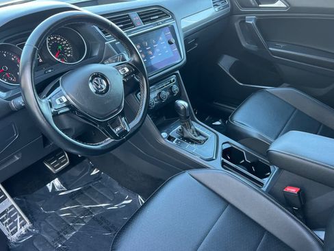 Used 2021 Volkswagen Tiguan SE R-Line FWD image 11