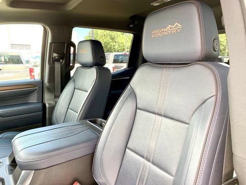 Used 2023 Chevrolet Silverado 1500 High Country w/ Technology Package AWD/4WD image 16