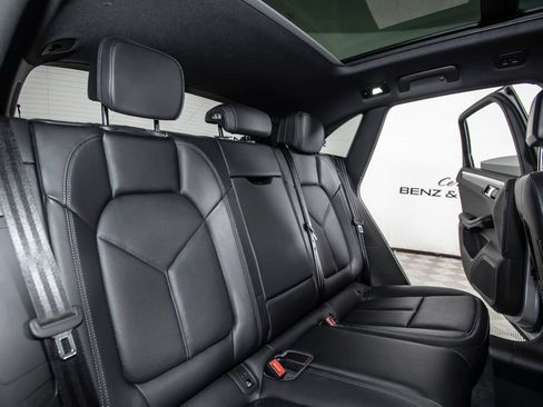 Used 2025 Porsche Macan Turbo AWD/4WD image 17