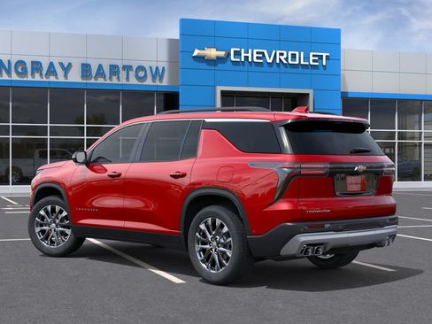 New 2026 Chevrolet Traverse LT w/ Sun and Wheel Package FWD image 4