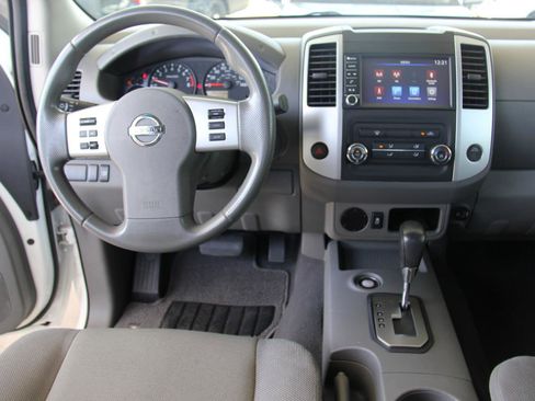 Used 2020 Nissan Frontier S w/ S Utility Package RWD image 9
