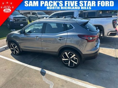 Used 2022 Nissan Rogue Sport SL FWD image 4