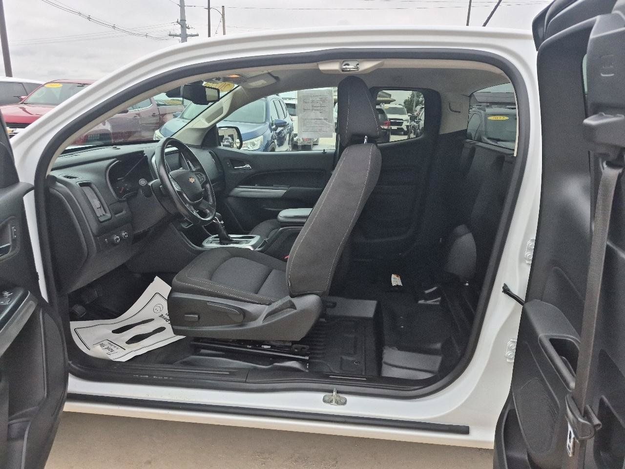 Used 2022 Chevrolet Colorado LT w/ Fleet Safety Package AWD/4WD image 12