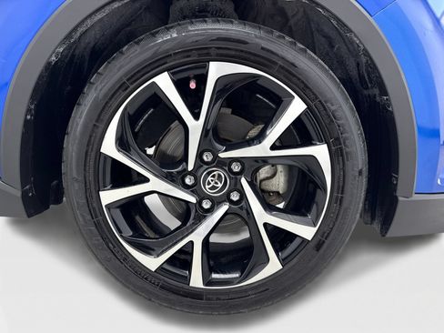 Used 2019 Toyota C-HR XLE FWD image 48