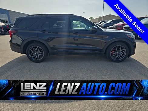 Used 2025 Ford Explorer ST AWD/4WD image 1