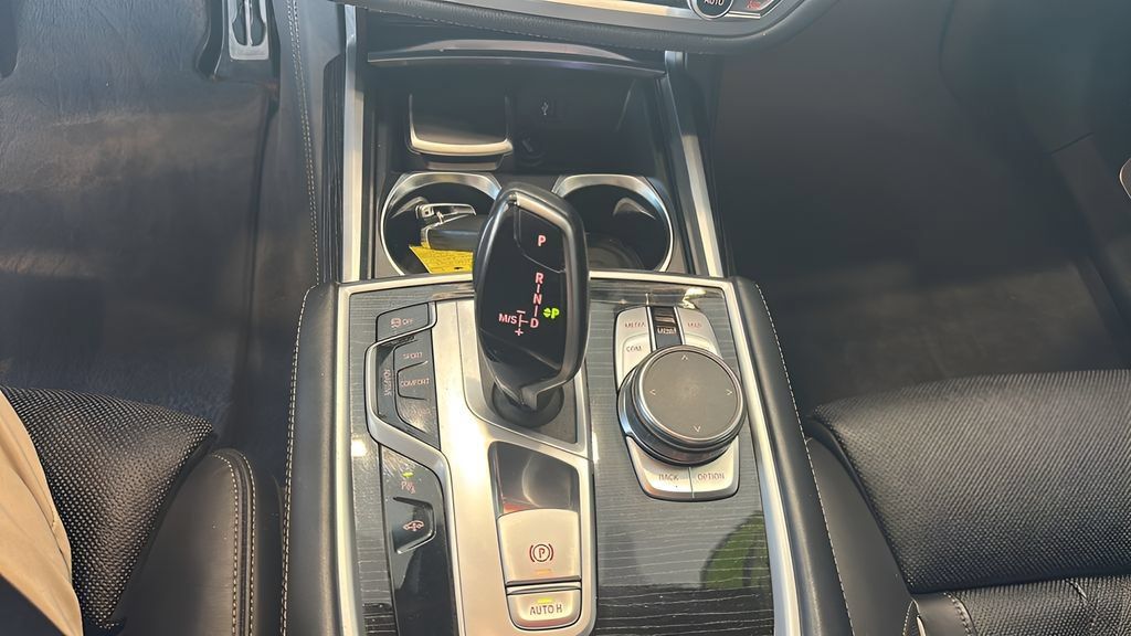 Used 2019 BMW 750i xDrive w/ M Sport Package AWD/4WD image 14