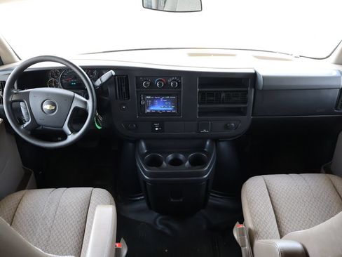 Used 2015 Chevrolet Express 4500 w/ RV Package RWD image 22