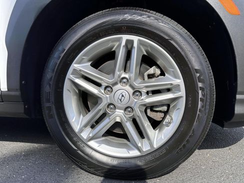 Used 2023 Hyundai Kona SE AWD/4WD image 6