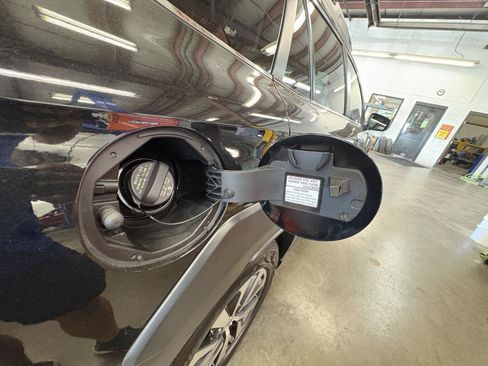 Used 2025 Subaru Outback Premium w/ Popular Package #1A AWD/4WD image 6