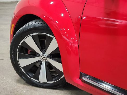 Used 2013 Volkswagen Beetle 2.0T image 23