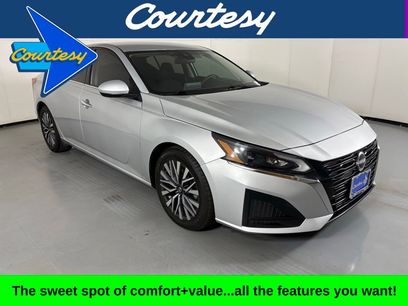 Used 2023 Nissan Altima 2.5 SV