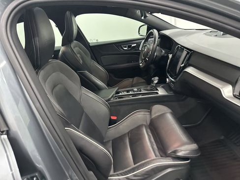 Used 2019 Volvo S60 T6 R-Design image 30