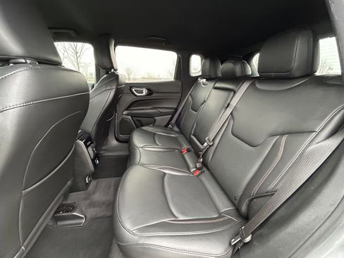 Used 2023 Jeep Compass Limited image 13