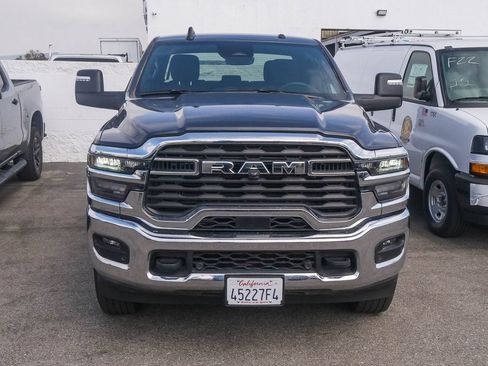 Used 2025 RAM 2500 Big Horn AWD/4WD image 2