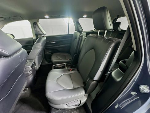 Used 2025 Toyota Grand Highlander AWD image 28