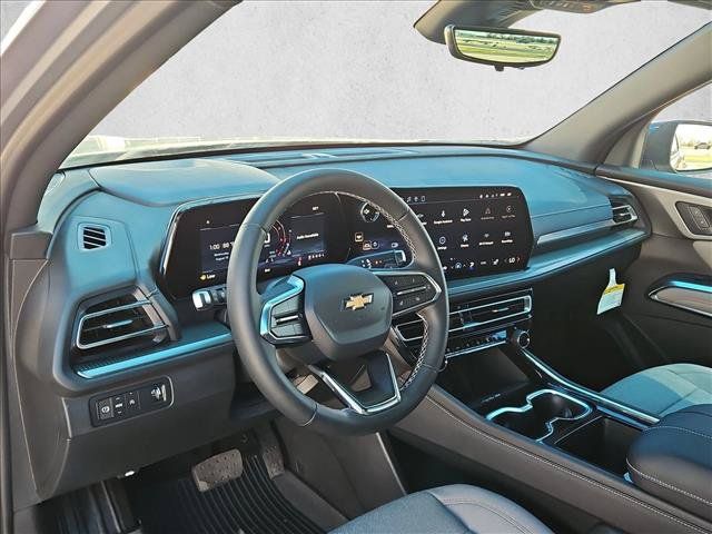 New 2027 Chevrolet Traverse LT w/ Driver Confidence Package FWD image 3