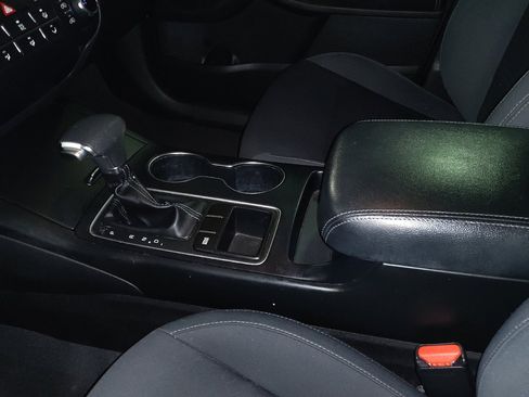 Used 2019 Kia Sorento LX image 26