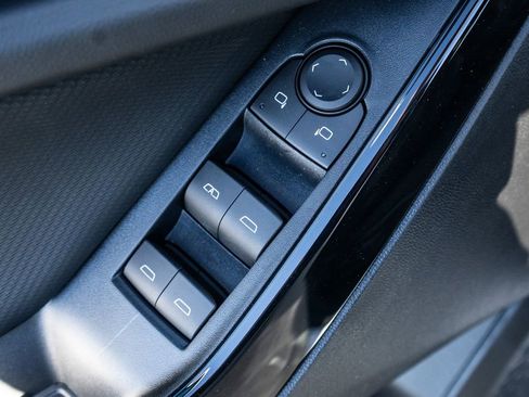 New 2026 Chevrolet Equinox LT image 18