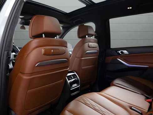 Used 2024 BMW X7 M60i w/ Executive Package AWD/4WD image 48