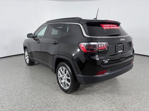 Used 2023 Jeep Compass Latitude AWD/4WD image 5