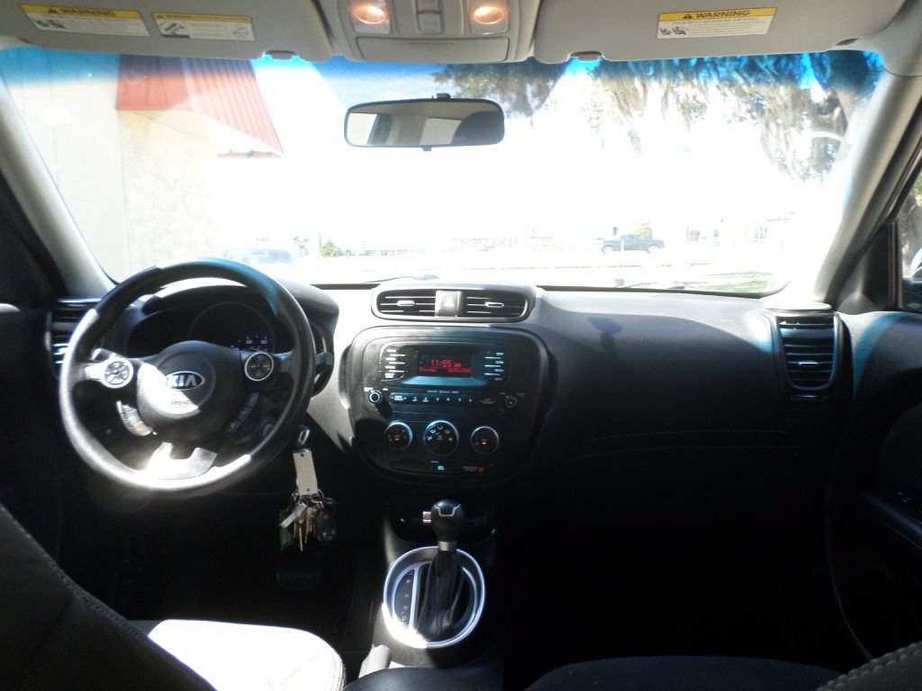 Used 2014 Kia Soul FWD image 13