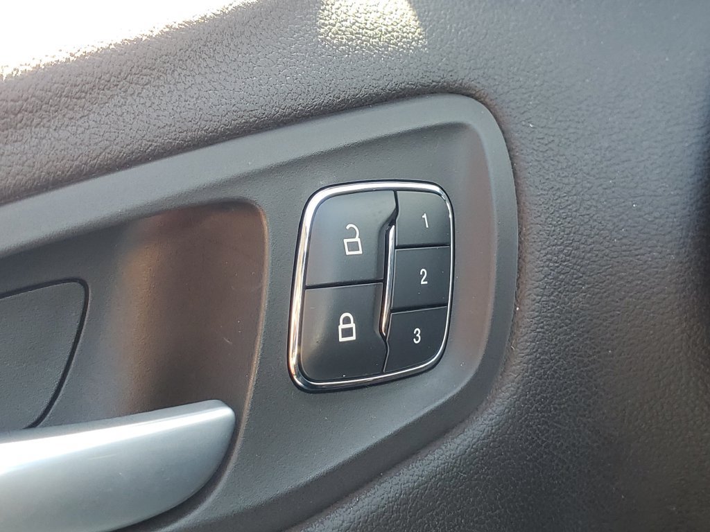 Used 2015 Ford Escape Titanium AWD/4WD image 18