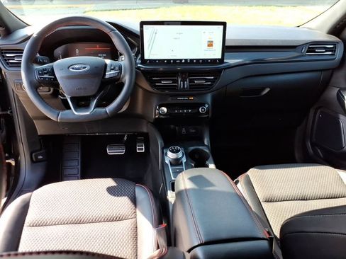 Used 2024 Ford Escape ST-Line w/ Tech Pack #1 AWD/4WD image 12