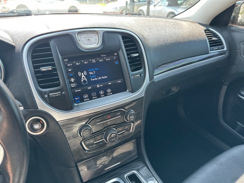 Used 2020 Chrysler 300 Touring w/ Sport Appearance Package RWD image 22