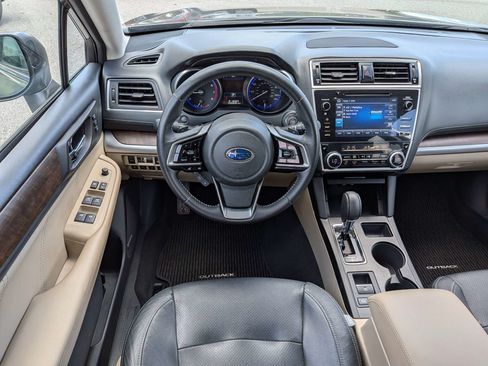 Used 2018 Subaru Outback 2.5i Limited AWD/4WD image 16