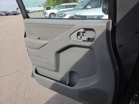 Used 2019 Nissan Frontier SL AWD/4WD image 22