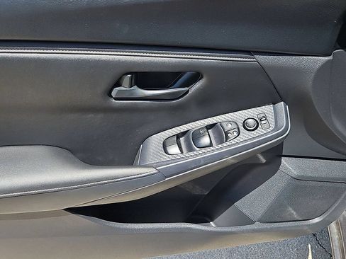 Used 2024 Nissan Sentra S FWD image 19