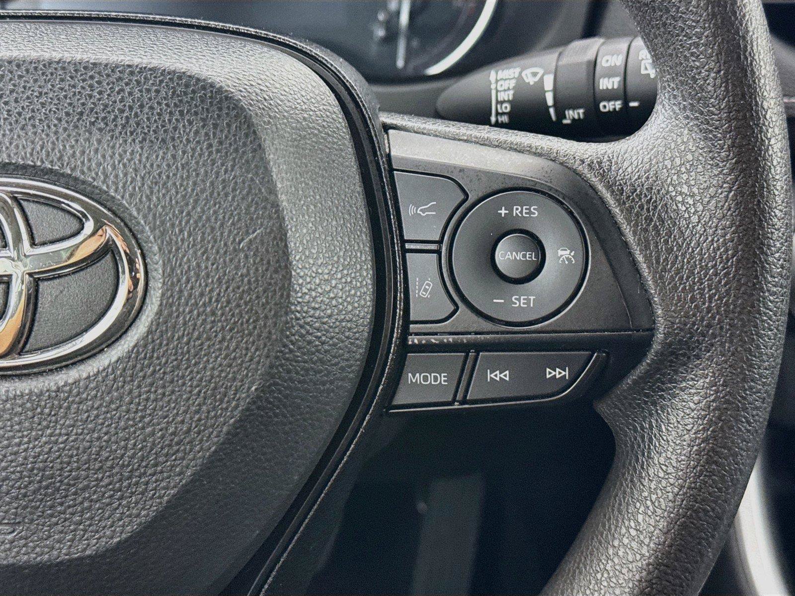 Certified 2025 Toyota RAV4 XLE AWD/4WD image 18