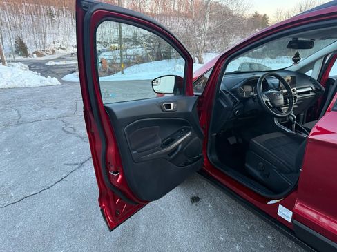 Used 2018 Ford EcoSport SE image 30