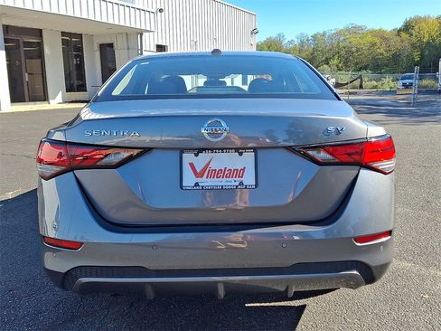Used 2022 Nissan Sentra SV image 5