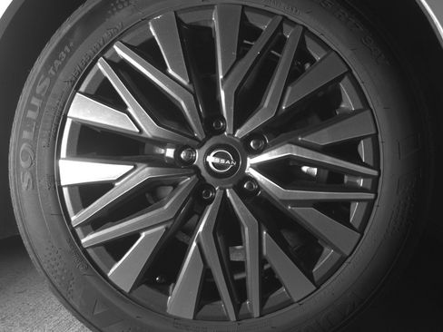 Used 2025 Nissan Altima 2.5 SV image 12