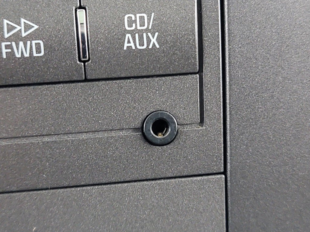 Used 2011 Buick Lucerne CXL FWD image 23