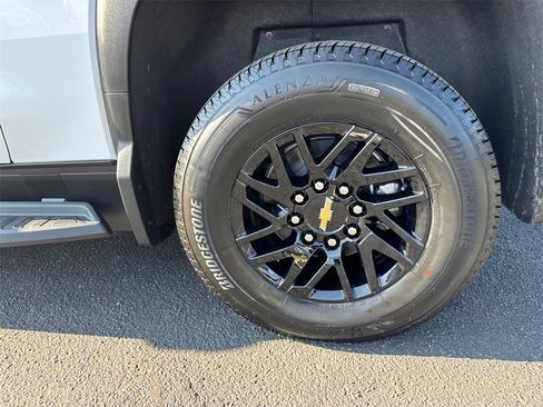 New 2025 Chevrolet Silverado EV LT image 19