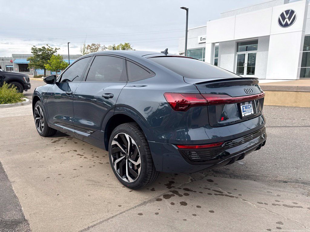 Used 2024 Audi Q8 e-tron Premium Plus w/ Premium Plus Package AWD/4WD image 3