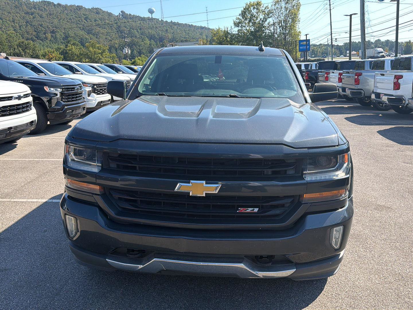 Used 2017 Chevrolet Silverado 1500 LT w/ All Star Edition AWD/4WD image 5