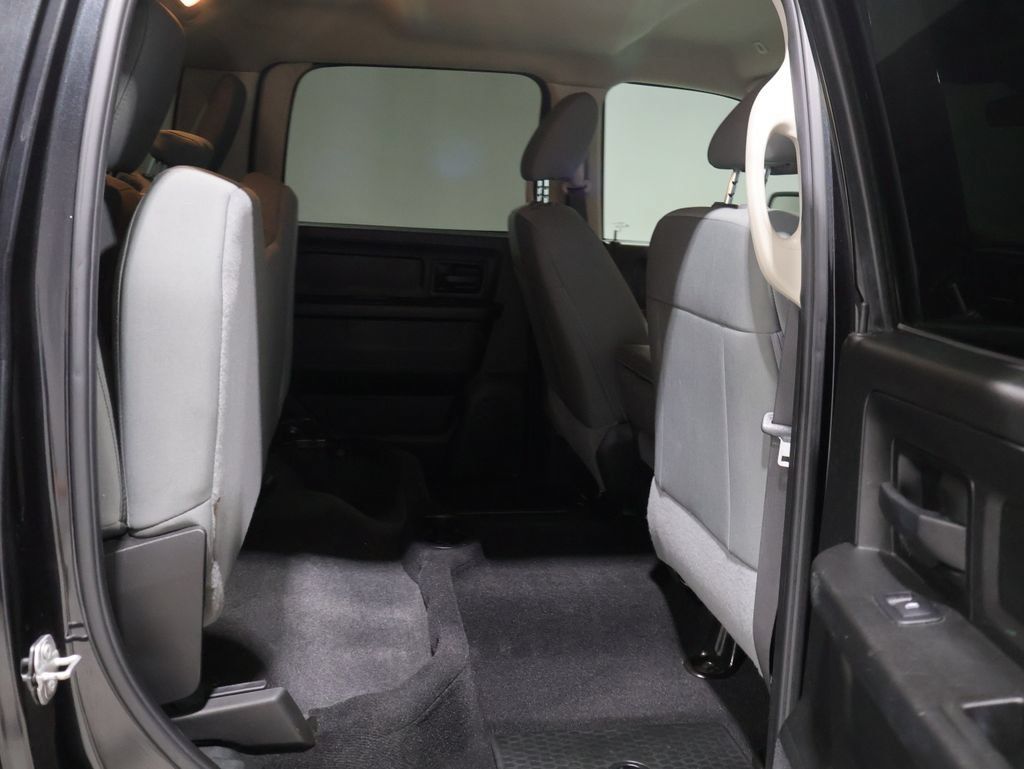 Used 2019 RAM 1500 Express w/ Express Value Package AWD/4WD image 19