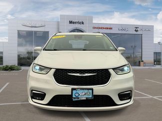 Used 2021 Chrysler Pacifica Touring-L FWD video 3