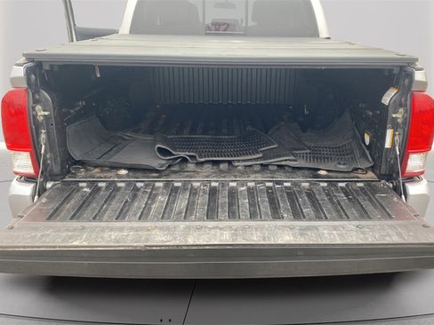 Used 2017 Toyota Tacoma TRD Sport image 24