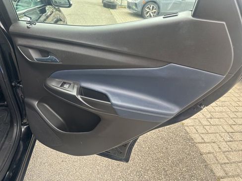 Used 2023 Chevrolet Bolt EUV LT w/ Convenience Package FWD image 31