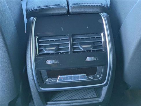 Used 2022 BMW X5 sDrive40i w/ Premium Package RWD image 18