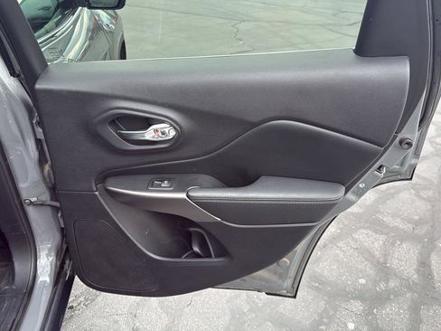 Used 2020 Jeep Cherokee Latitude Lux w/ Comfort/Convenience Group image 26