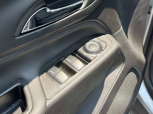 Used 2024 Chevrolet Equinox LT FWD image 13