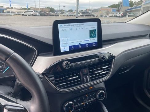 Used 2022 Ford Escape SEL image 10