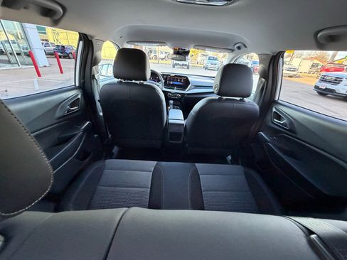 Certified 2025 Chevrolet Trax LT w/ LT Convenience Package image 22