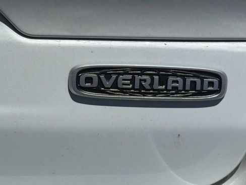 Used 2024 Jeep Grand Cherokee Overland AWD/4WD image 28