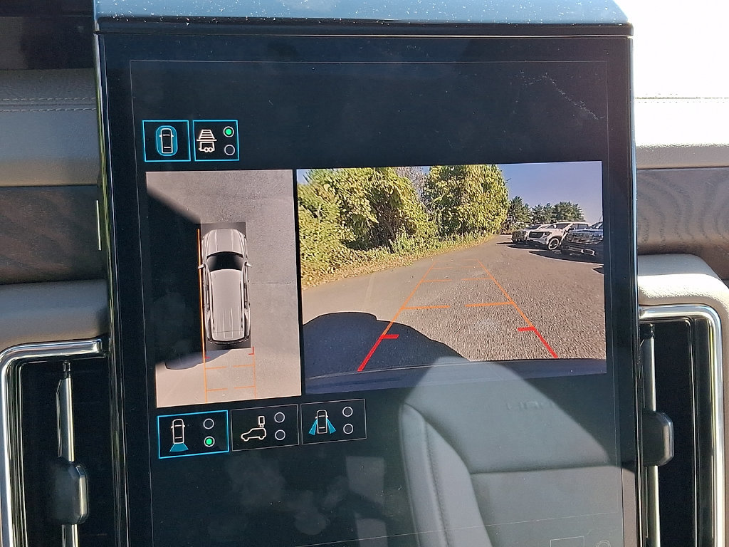 Used 2026 GMC Yukon Denali w/ Sun & Power Step Package AWD/4WD image 18
